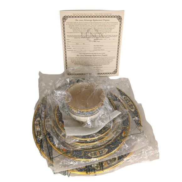 Lenox Fine China, Moonspun Gravy Boat w/attached Underplate, Ivory Platinum Rim - Picture 4 of 9